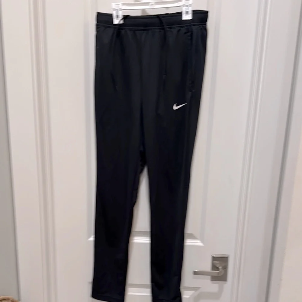 Nike Dri Fit Black Track Pants Sleek Athletic Fit Women’s Small